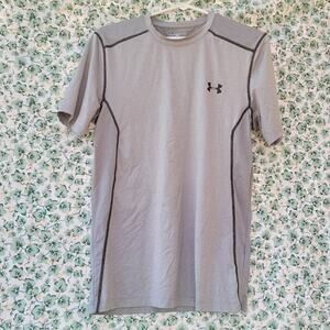 Under Armour Fitted Hear Gear Shirt Small